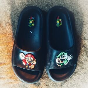 Nintendo Super Mario Men's Slippers - Black Size 8